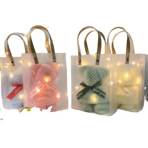 Emballage de <span class=keywords><strong>sac</strong></span> à <span class=keywords><strong>main</strong></span> Serviette en treillis ananas en velours <span class=keywords><strong>corail</strong></span> bon marché Serviette ours cadeau - Product Image 1