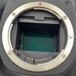 Appareil photo reflex numérique plein format Canon 5D3 A+ d'<span class=keywords><strong>occasion</strong></span> avec chargeur de batterie pour le tournage de documentaires - Product Image 6