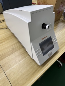 Polarimètre numérique semi-automatique de table WESTTUNE POL-200 pour laboratoire avec écran tactile - Product Image 3