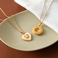 Collier minimaliste chic en acier inoxydable plaqué or 18 carats PVD, chaîne rolo, pendentif cœur rond en résine, bijoux superposés, cadeau pour femme