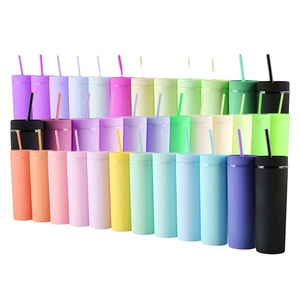 Échantillon GRATUIT – Gobelet en plastique réutilisable à double paroi de 16 oz, couleurs assorties, avec paille et couvercles - Product Image 3