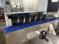 Fournisseur de machines d'étiquetage rétractable : Fabrication de machines d'étiquetage automatique de manchons rétractables pour nettoyants de salle de bain