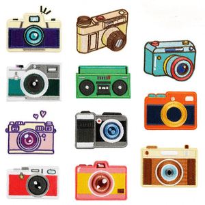 Nouvelles broderies thermocollantes, diverses écussons en forme d'appareil photo pour la décoration de vêtements et de sacs - Product Image 1