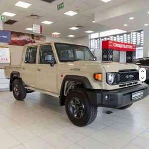 Toyota Land Cruiser 79 de Segunda Mano con Título Limpio, Camioneta de <span class=keywords><strong>Doble</strong></span> <span class=keywords><strong>Cabina</strong></span> - Product Image 1