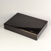 Boîte à chocolats en bois laqué brillant avec charnière dorée et doublure en velours, logo personnalisé, pour emballage cadeau haut de gamme du Moyen-Orient, vente en gros