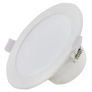 Faretto LED rotondo 10W, luce bianca, ideale per illuminare spazi interni e creare atmosfere accoglienti. - Product Image 3