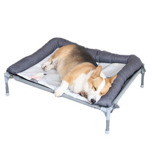 Cama elevada portátil para mascotas con refrigeración y transpirable para perros con pies y almohada para campamento al aire libre - Product Image 4