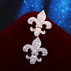 韓国ミニ2.4cmボートアンカーデザインミニマリストラインストーンブローチピン男性2025人格男性用ボートアンカーブローチ - Product Image 1