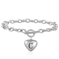 Bracelet en acier inoxydable simple avec 26 lettres de l'alphabet, boucle réglable en titane, breloque en forme de cœur avec initiales pour femmes