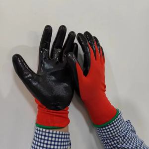 قفازات رخيصة بالجملة ذات جودة عالية مصنوعة من البوليستر 13 جاوج مع طلاء نتريل ناعم - Product Image 6