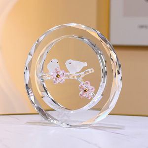 Ornement en verre cristal rond avec gravure interne d'oiseaux et de fleurs, décoration de mariage pour la Saint-Valentin, collection cadeau - Product Image 1