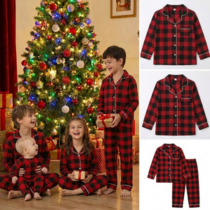 Conjunto de pijamas familiares simples e elegantes em xadrez vermelho e preto para o Natal. - Product Image 4