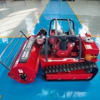 Tondeuse tout-terrain robuste avec système de lames à fléaux, machine à couper l'herbe sur chenilles diesel pour grandes surfaces agricoles