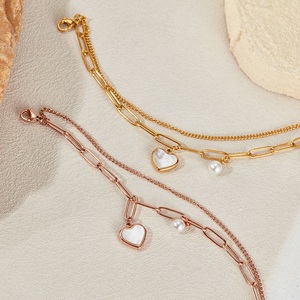 แฟชั่นกันน้ำ316L สแตนเลสโซ่ทอง18K สร้อยข้อมือชั้นทันสมัยมีเสน่ห์รูปหัวใจและไข่มุก - Product Image 4