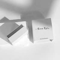 Fabrication de boîtes cadeaux personnalisées en carton avec couvercle et base, emballage artisanal blanc pour cosmétiques avec logo