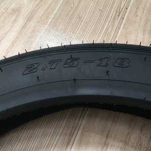 Neumático de motocicleta todoterreno OEM nuevo al por mayor, carcasa de caucho <span class=keywords><strong>para</strong></span> <span class=keywords><strong>arena</strong></span> 2.75-18 <span class=keywords><strong>para</strong></span> motocicletas - Product Image 2