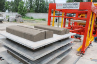 Ligne de production de briques entièrement automatique QT10-15 pour blocs de ciment et pavés en tuiles de tuffe avec moteur