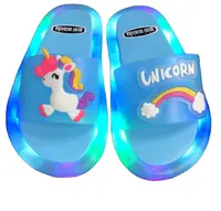 I sandali della doccia delle pantuflas delle scarpe dei bambini dei bambini del bambino LED dell'unicorno animale comodo poco costoso all'ingrosso illuminano le pantofole 2022