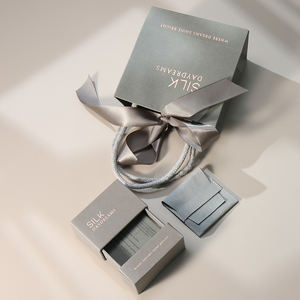 Juego Completo de Cajas para Joyería, Bolsas de Papel, Cajas con Cierre de Cordón, Forma Cuadrada, Impresión en Relieve, Estilo Personalizado - Venta al Por Mayor - Product Image 1