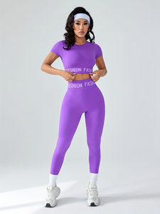 महिला स्लिम फिट जिम लेगिंग छोटी आस्तीन फसल शीर्ष योग सेट योग ने सामने के लोगो प्रिंट - Product Image 4