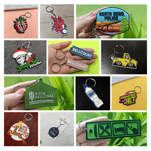 LLavero de goma de PVC suave de diseño personalizado, llavero con letras rosas bonitas, mosquetón promocional y llavero de regalo - Product Image 5