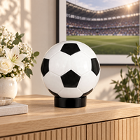 Urne funéraire en céramique en forme de ballon de football noir et blanc, fabrication directe d'usine Qianrui, OEM ODM, avec plaque commémorative pour les maisons funéraires