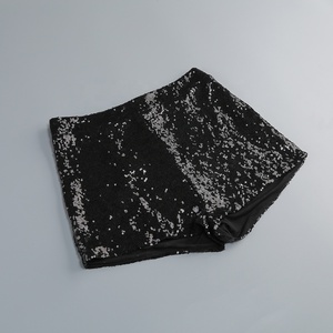 Completo Tre Pezzi da Donna con Shorts e Guanti, Abito Sexy Nero Lucido con Paillettes e Diamanti, Scollo a V e Spacco Alto - Product Image 5