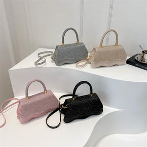 Sac à bandoulière en cuir PU pour femme, sac à main à rabat élégant et petit avec fermeture éclair, poignée de voyage - Product Image 1