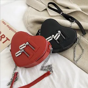 Kadın çantalar ve çanta moda kırmızı aşk kalp şekli omuzdan askili çanta kadın zincir Crossbody çanta bayan çanta ve el çantası