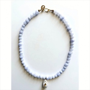Collier ras du cou artisanal en pierres précieuses fines, avec pendentif en onyx cristal de guérison et perle baroque, bijou vintage raffiné pour elle - Product Image 4
