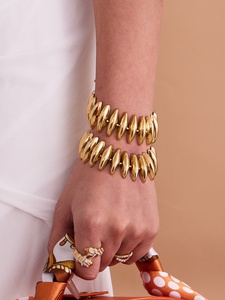 للبيع بالجملة مجموعات مجوهرات أنيقة جديدة 18 قيراط من الفولاذ المقاوم للصدأ قلادة هلال وأساور للنساء - Product Image 4