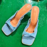 Chaussures de mode d'occasion S14 pour femmes – Qualité supérieure, talons hauts et sandales plates usagées, chaussures de seconde main