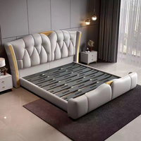 Ensemble de meubles de chambre à coucher de luxe haut de gamme cadre de lit King Size moderne lit double rembourré en cuir souple Queen pour chambre à coucher hôtel