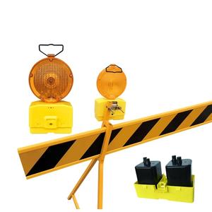 Feux de signalisation de chantier alimentés par énergie solaire, barrière de chantier, <span class=keywords><strong>clignotant</strong></span> d'avertissement, feux de signalisation de chantier - Product Image 4