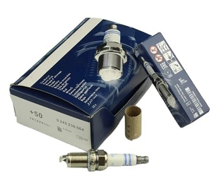 Bougie d'allumage Iridium Platinum de meilleure qualité et meilleur <span class=keywords><strong>prix</strong></span> FR7KPP33 + 50 0242236564 FR6KPP332 + 54 Stock prêt - Product Image 1