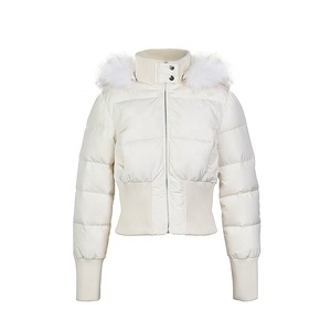 Chaqueta Acolchada Corta para Mujer, Diseño Personalizado OEM, con Capucha y Ribete <span class=keywords><strong>de</strong></span> Piel Sintética, Chaqueta <span class=keywords><strong>de</strong></span> Plumón Cálida para Invierno, Fabricante - Product Image 4