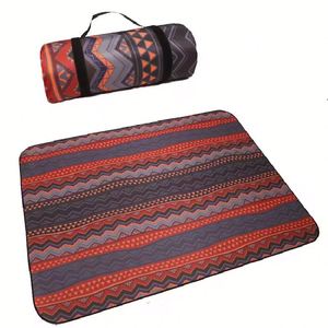 Tapis de camping multi-design en tissu durable avec sangle noire pour la plage, la randonnée, les voyages, les pique-niques en famille, avec sac de transport - Product Image 3