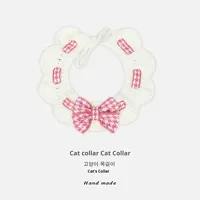 Accessoire d'écharpe de cache-cou pour animaux de compagnie en fil tricoté à motif solide fait à la main pour chats et chiens