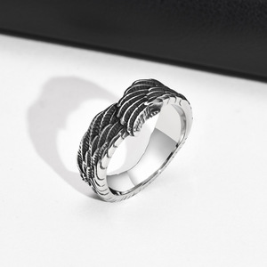 레트로 고스 남자 빈티지 스테인레스 스틸 깃털 천사 날개 반지 - Product Image 5