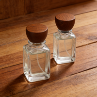 Flacon de parfum carré en verre de haute qualité 50ml 100ml avec bouchon en bois à épaule arrondie, conteneur de parfum vide pour logo cosmétique