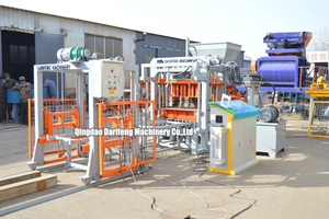 Machine automatique QT4-15 pour la fabrication de blocs de pavé autobloquants en béton (cabroS) – Prix de vente - Product Image 4