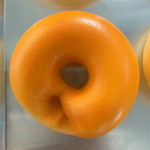 ฟองน้ำนุ่ม DIY รูปนิ้วหัวแม่มือ วัสดุ PU กลิ่นดั้งเดิม ของตกแต่งโดนัท ของเล่นแขวนผนัง ของขวัญน่ารัก บีบเล่นได้ - Product Image 5