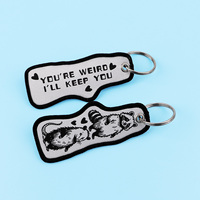 Porte-clés en métal motif raton laveur et opossum pour motos et voitures - Accessoires et cadeaux portables brodés
