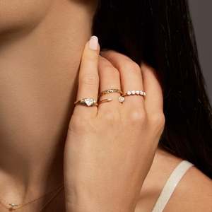 Bague personnalisée en argent forgé à surface texturée pour femme Forme épaisse irrégulière avec diamant taille ovale pour les fêtes - Product Image 4