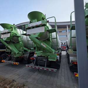 Nouveau camion malaxeur à béton SINOTRUK HOWO 8X4 12 roues, 371 ch, 380 ch, 400 ch, 14, 16, 18 m3 - Product Image 4