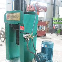Presse hydraulique servo à cadre en H de 200 tonnes pour le pliage et l'extension des métaux, dotée d'un moteur à pompe à roulement et de composants d'engrenages
