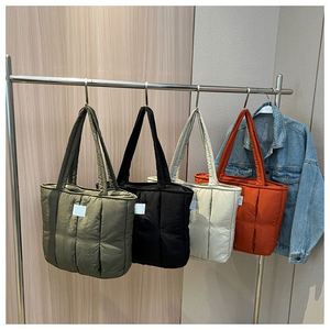 Nuevo Bolso Tote Acolchado de Algodón Suave, Personalizado de Fábrica, Ligero y Portátil para Mujer - Product Image 6
