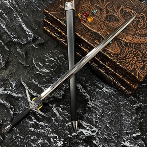 World popular game character <span class=keywords><strong>sword</strong></span> metal <span class=keywords><strong>sword</strong></span> Wild Hunt Game arma portachiavi di Geralt toys <span class=keywords><strong>art</strong></span> 30CM dal produttore cinese - Product Image 3