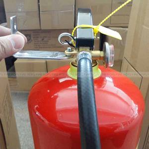 طفاية حريق من الفوم الكربوني 6Ltr بجودة عالية مع تخصيص الرفاهية ، حل طوارئ محمول للمنزل - Product Image 5