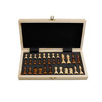 Jeu d'échecs magnétique en bois personnalisable de 15 pouces, plateau pliable personnalisé, emplacements de rangement pour les pions, jeu d'échecs classique